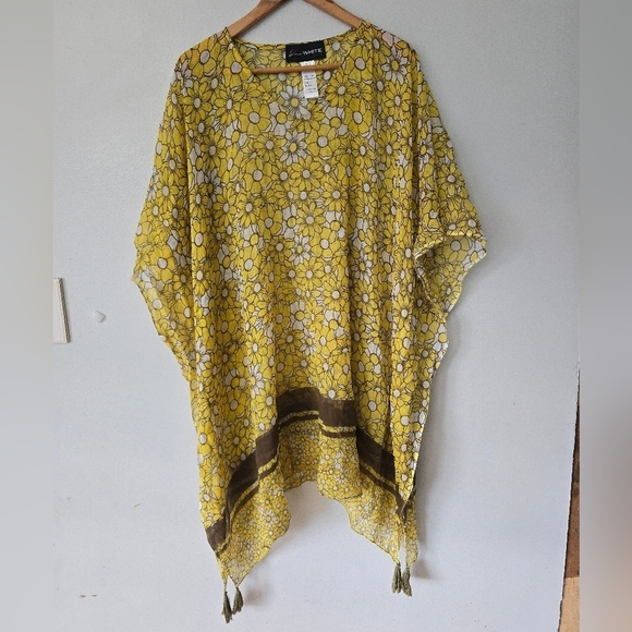 Adonna Sweaters - Donna White Coats Daisy Floral Poncho Beach Cover Up One Size Bohemian Hippie